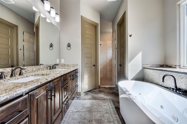 19129 Camelot Woods CV, Lago Vista, TX 78645