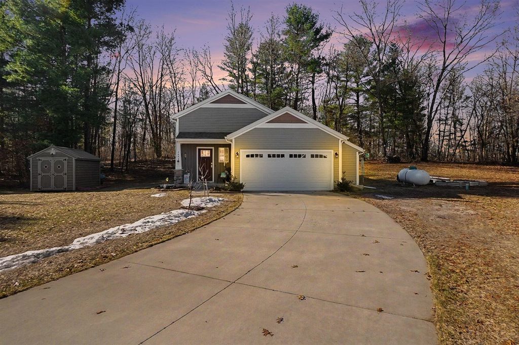 740 W River Hills Court, Newaygo, MI 49337