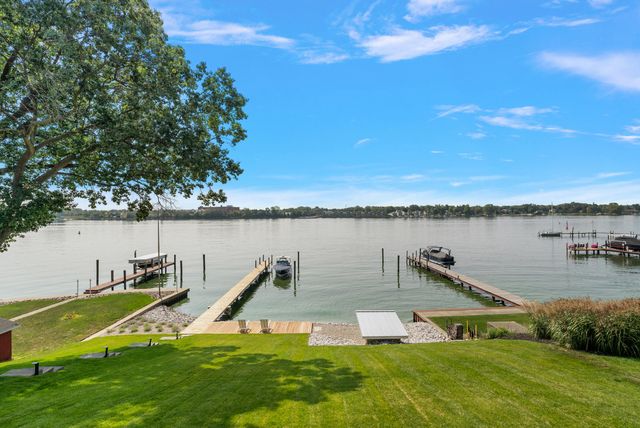 602 Lawn Avenue, Holland, MI 49424