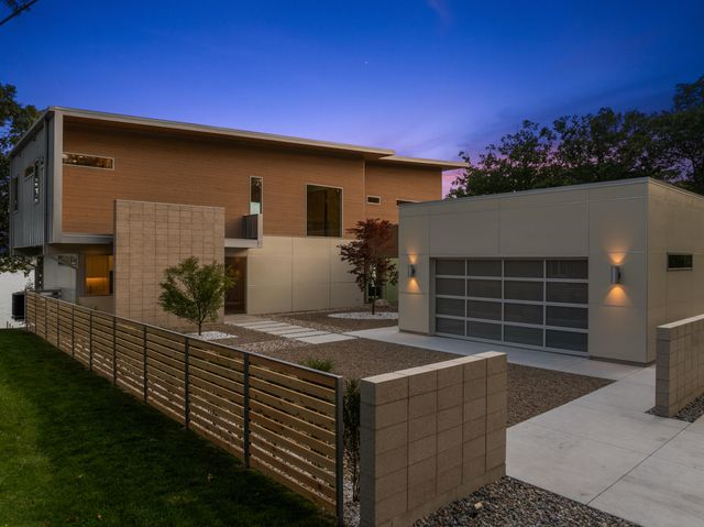 602 Lawn Avenue, Holland, MI 49424