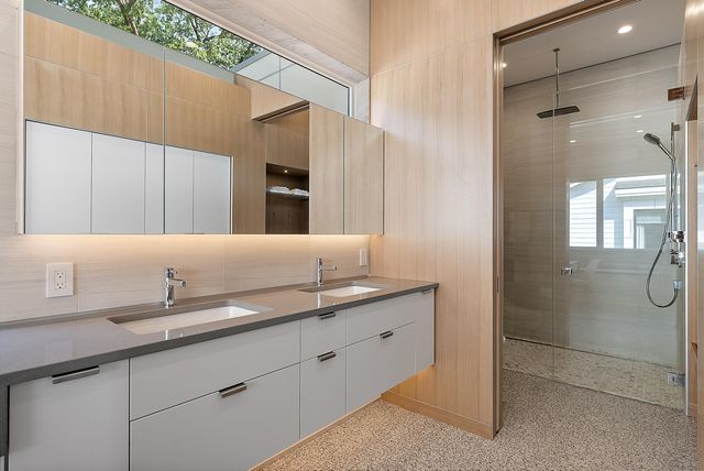 602 Lawn Avenue, Holland, MI 49424