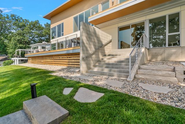 602 Lawn Avenue, Holland, MI 49424