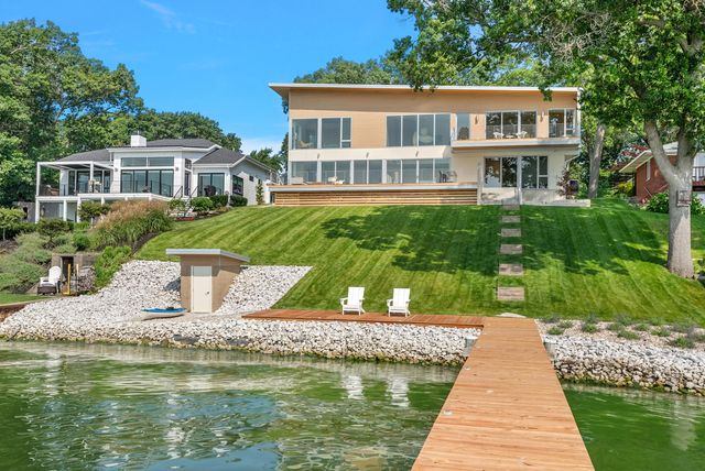 602 Lawn Avenue, Holland, MI 49424