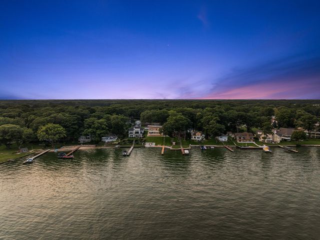 602 Lawn Avenue, Holland, MI 49424