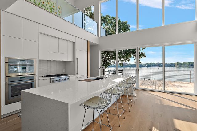 602 Lawn Avenue, Holland, MI 49424