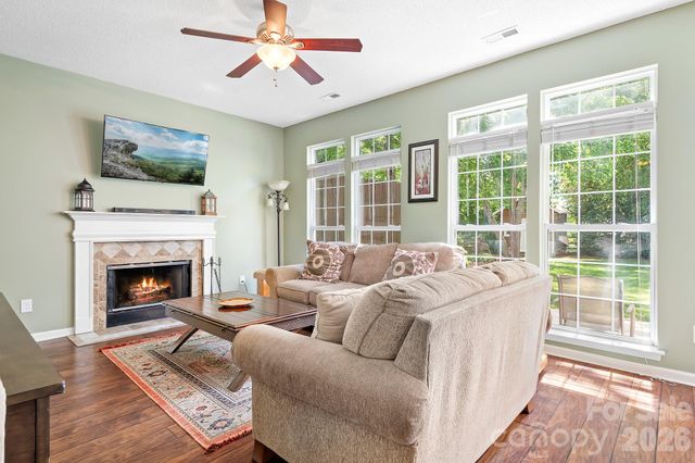 9145 Babbitt Way, Charlotte, NC 28216