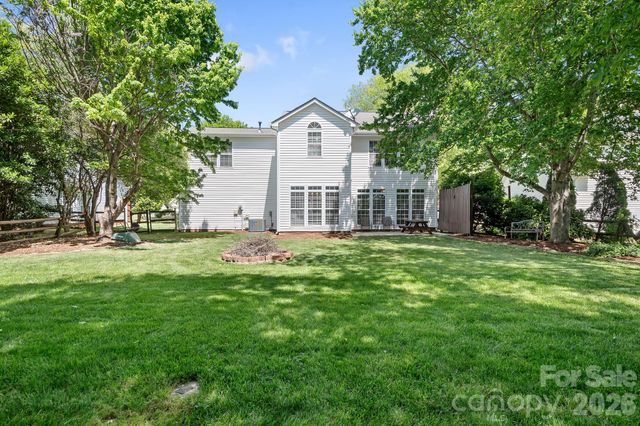 9145 Babbitt Way, Charlotte, NC 28216