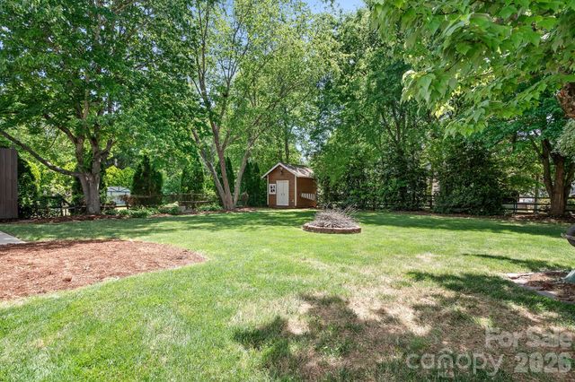 9145 Babbitt Way, Charlotte, NC 28216