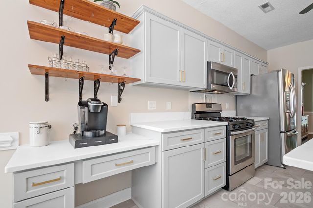 9145 Babbitt Way, Charlotte, NC 28216