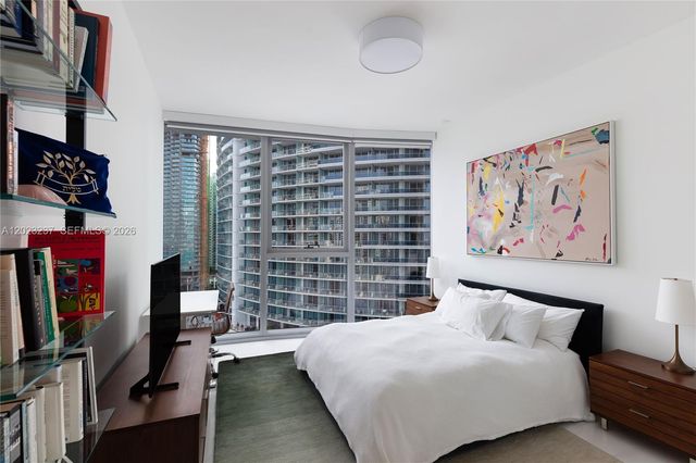 300 S Biscayne Blvd Way 2107, Miami, FL 33131