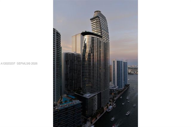 300 S Biscayne Blvd Way 2107, Miami, FL 33131