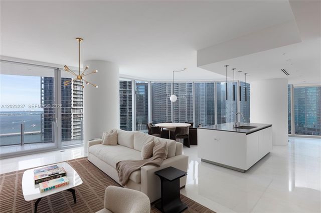 300 S Biscayne Blvd Way 2107, Miami, FL 33131