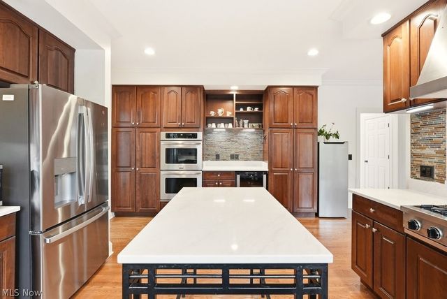 309 High Bluff, Aurora, OH 44202