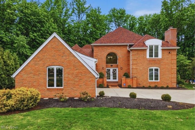 309 High Bluff, Aurora, OH 44202