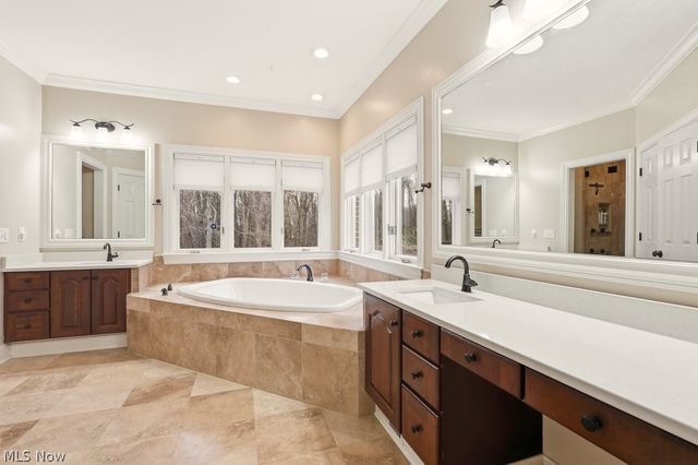 309 High Bluff, Aurora, OH 44202