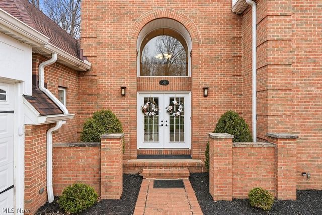 309 High Bluff, Aurora, OH 44202