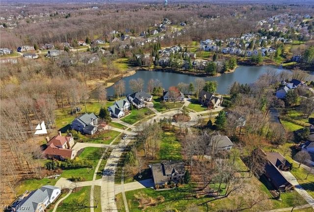 309 High Bluff, Aurora, OH 44202