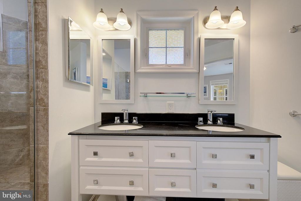 Image 17 of property listing at 9117 BAY AVE, North Beach, MD 20714