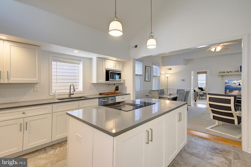 Image 20 of property listing at 9117 BAY AVE, North Beach, MD 20714