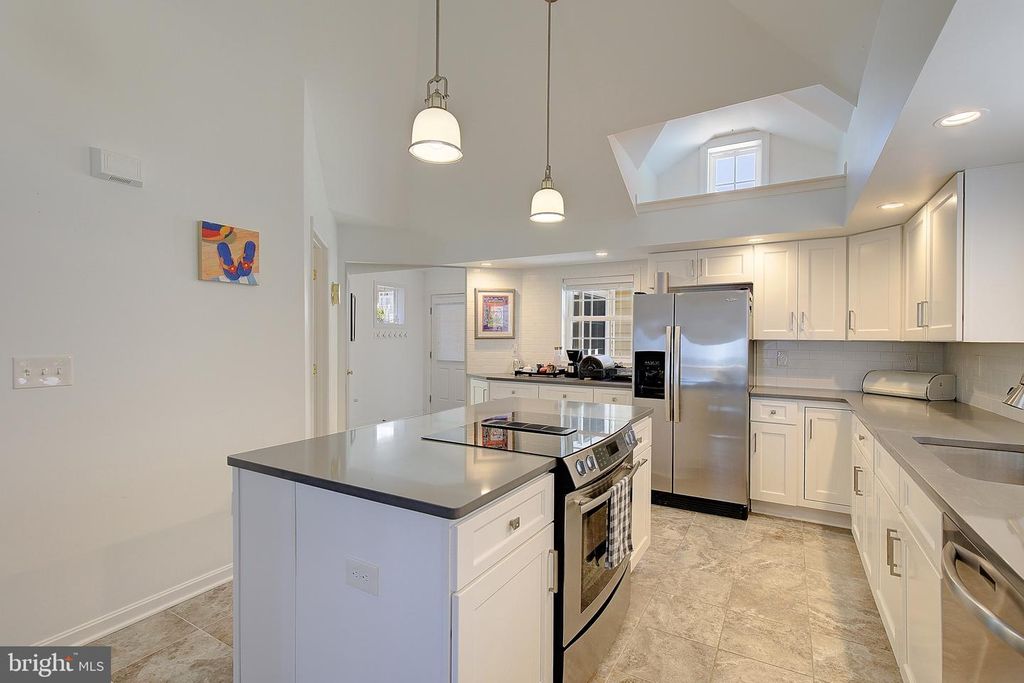 Image 22 of property listing at 9117 BAY AVE, North Beach, MD 20714