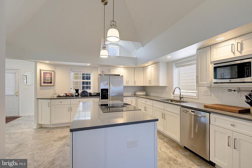 Image 23 of property listing at 9117 BAY AVE, North Beach, MD 20714