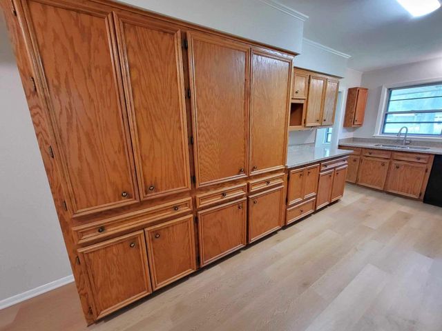 706 Maple St, Sweeny, TX 77480