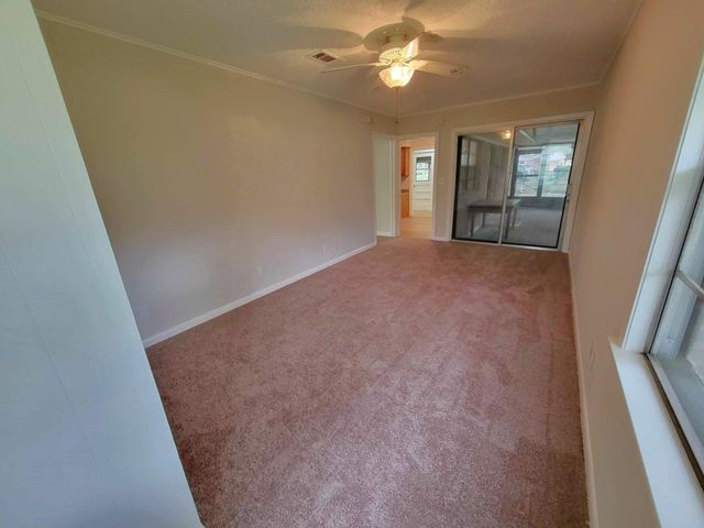 706 Maple St, Sweeny, TX 77480