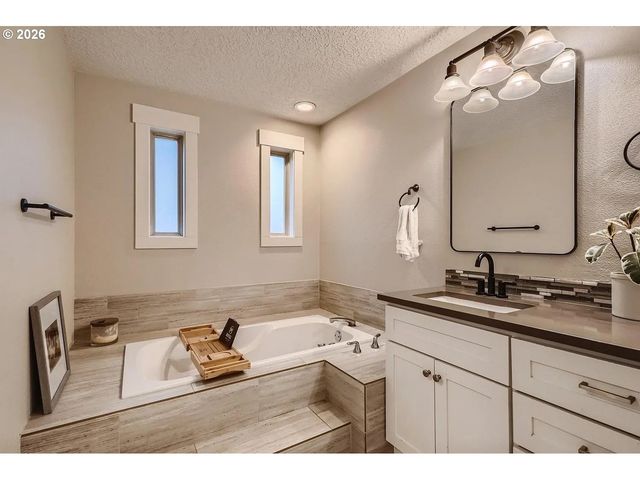 3110 Nw KENT St, Camas, WA 98607
