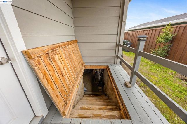 560 560 N M St, Livermore, CA 94551