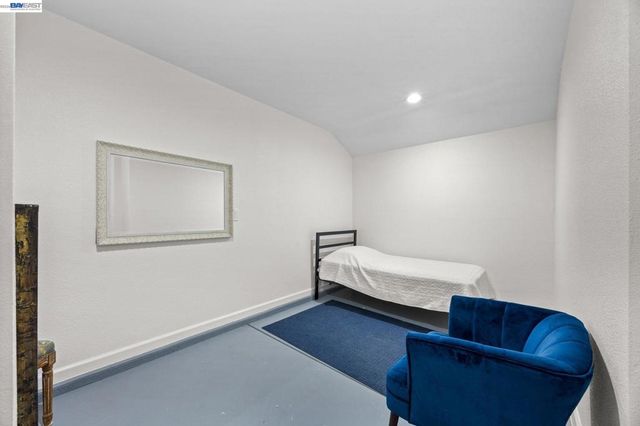 560 560 N M St, Livermore, CA 94551