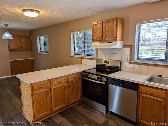 8849 Merriman Road, Livonia, MI 48150