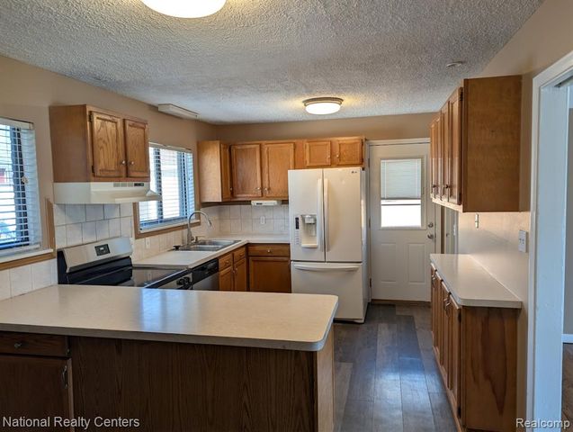 8849 Merriman Road, Livonia, MI 48150