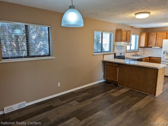 8849 Merriman Road, Livonia, MI 48150