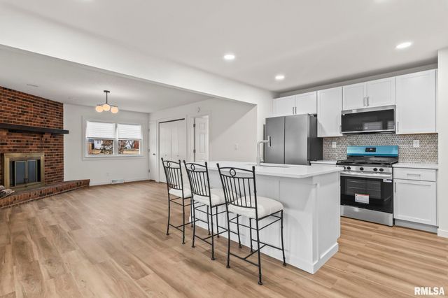 504 W CHESTNUT Street, Chatham, IL 62629