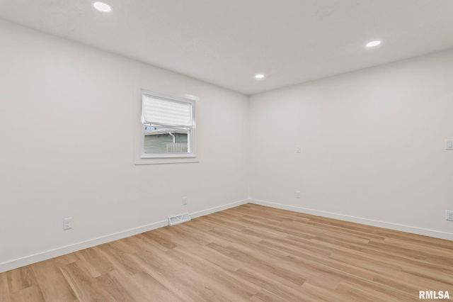 504 W CHESTNUT Street, Chatham, IL 62629