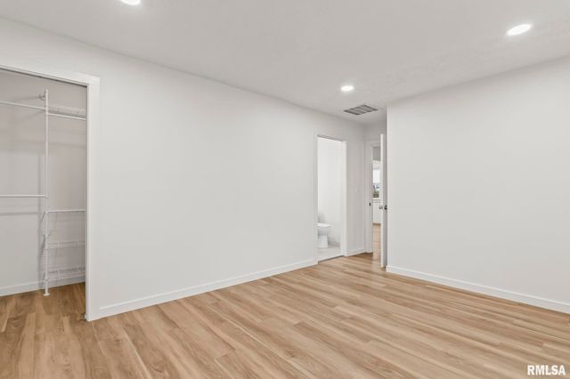 504 W CHESTNUT Street, Chatham, IL 62629