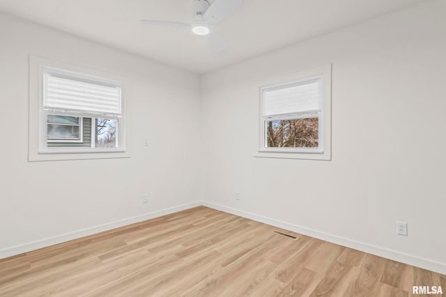 504 W CHESTNUT Street, Chatham, IL 62629