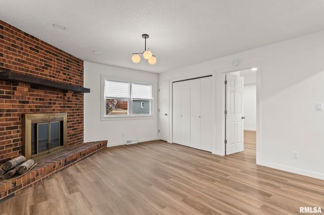 504 W CHESTNUT Street, Chatham, IL 62629