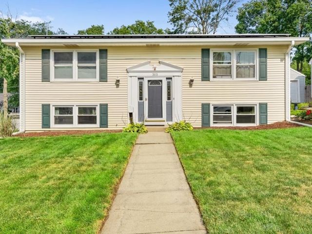 303 S President Street, Wheaton, IL 60187