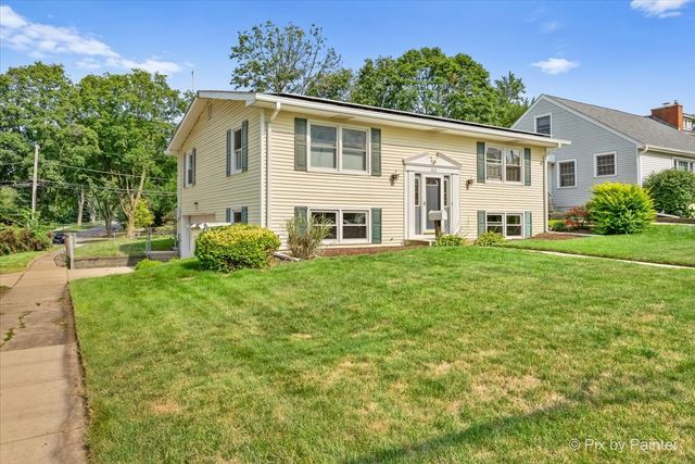 303 S President Street, Wheaton, IL 60187
