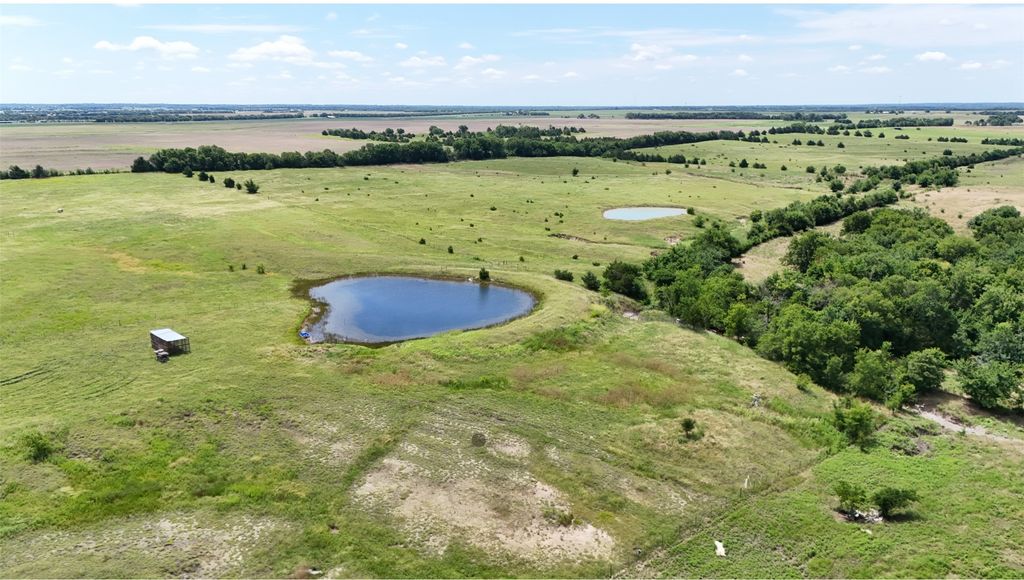 7235 County Road 1145, Celeste, TX 75423