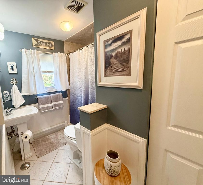 122 ZELUS ST, Tuckerton, NJ 08087