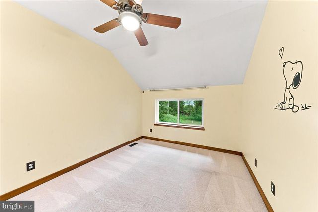 267 PENNOCKS BRIDGE RD, West Grove, PA 19390