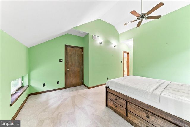 267 PENNOCKS BRIDGE RD, West Grove, PA 19390