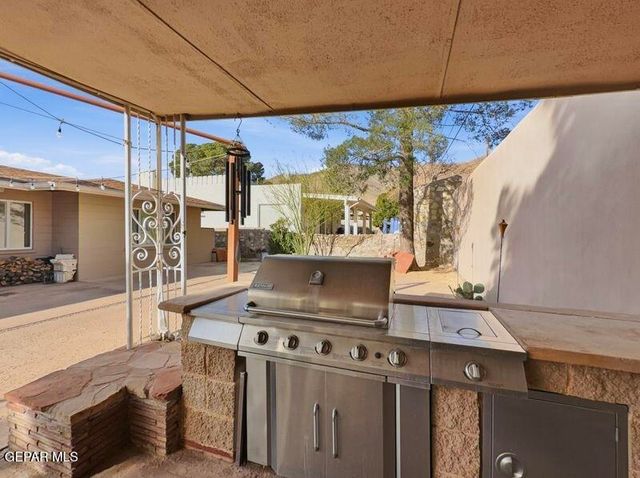 2511 SAVANNAH Avenue, El Paso, TX 79930