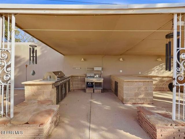 2511 SAVANNAH Avenue, El Paso, TX 79930