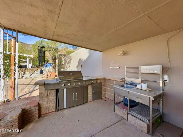 2511 SAVANNAH Avenue, El Paso, TX 79930