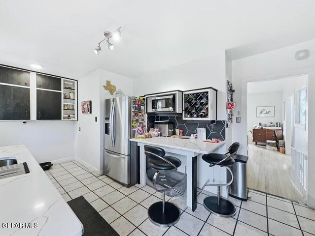 2511 SAVANNAH Avenue, El Paso, TX 79930