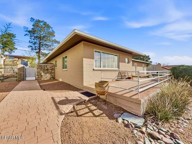 2511 SAVANNAH Avenue, El Paso, TX 79930