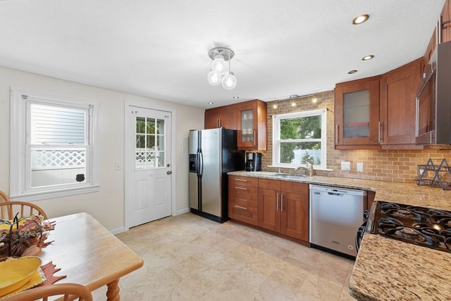 401 Kings Hwy, West Springfield, MA 01089